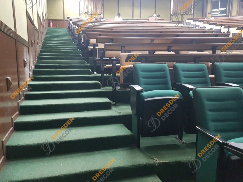 Before installation-carpet roll