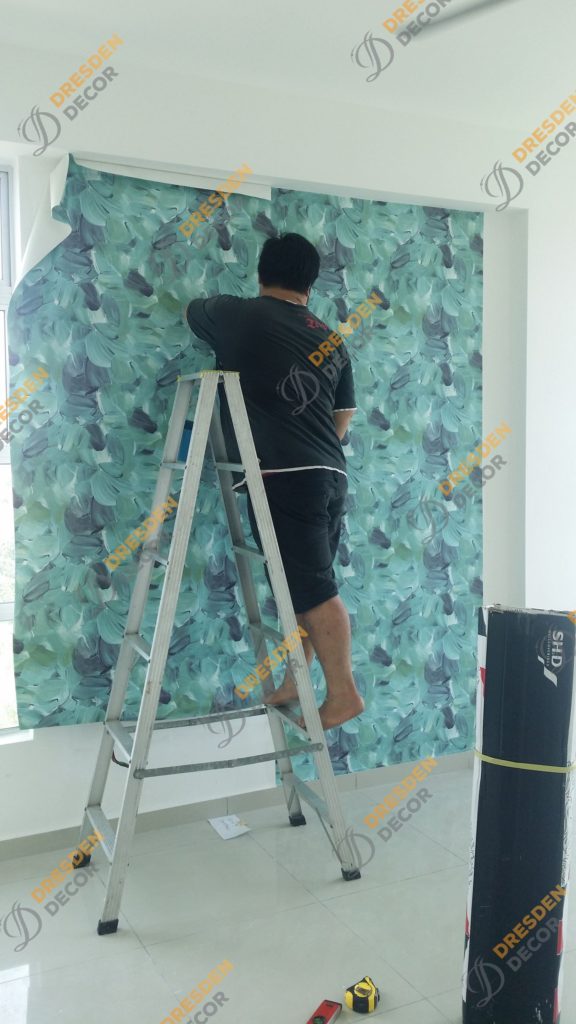 Wallpaper installation in progress